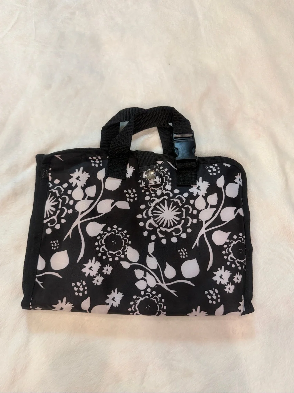 thirty-one Black and White Floral Hanging Organizer